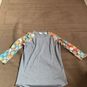 Lularoe Randy top baseball style sleeve S